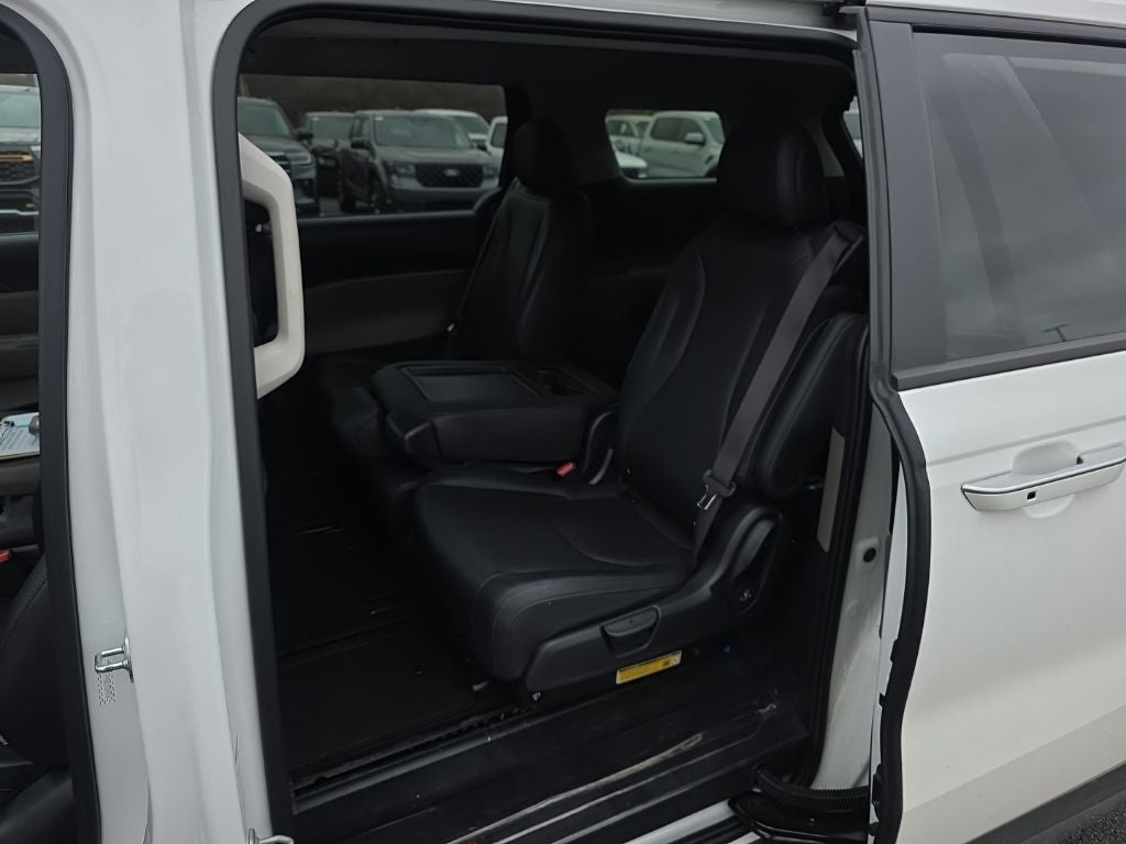 2025 Kia Carnival LXS