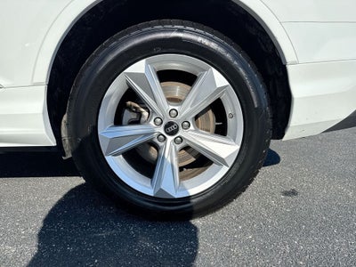 2024 Audi Q7 45 Premium Plus