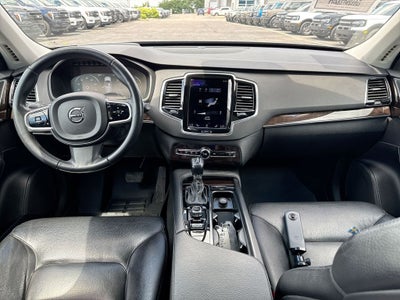 2016 Volvo XC90 T6 Momentum