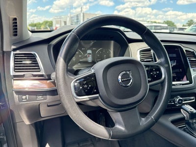 2016 Volvo XC90 T6 Momentum